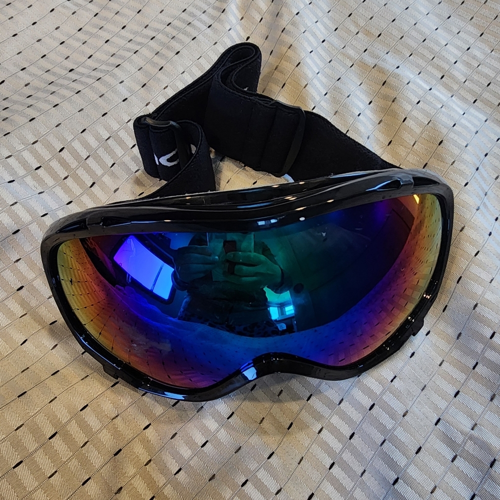 Snow boarding goggles